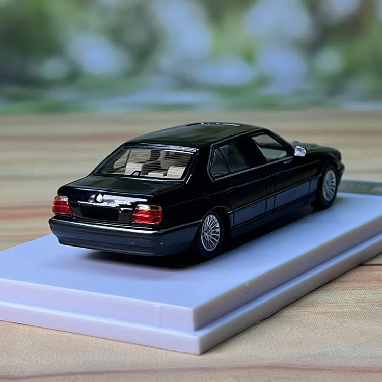 DCM 1:64 BMW 7 Series L7 (E38) Black – Long Wheelbase Luxury Sedan