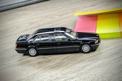 DCM 1:64 BMW 7 Series L7 (E38) Black – Long Wheelbase Luxury Sedan