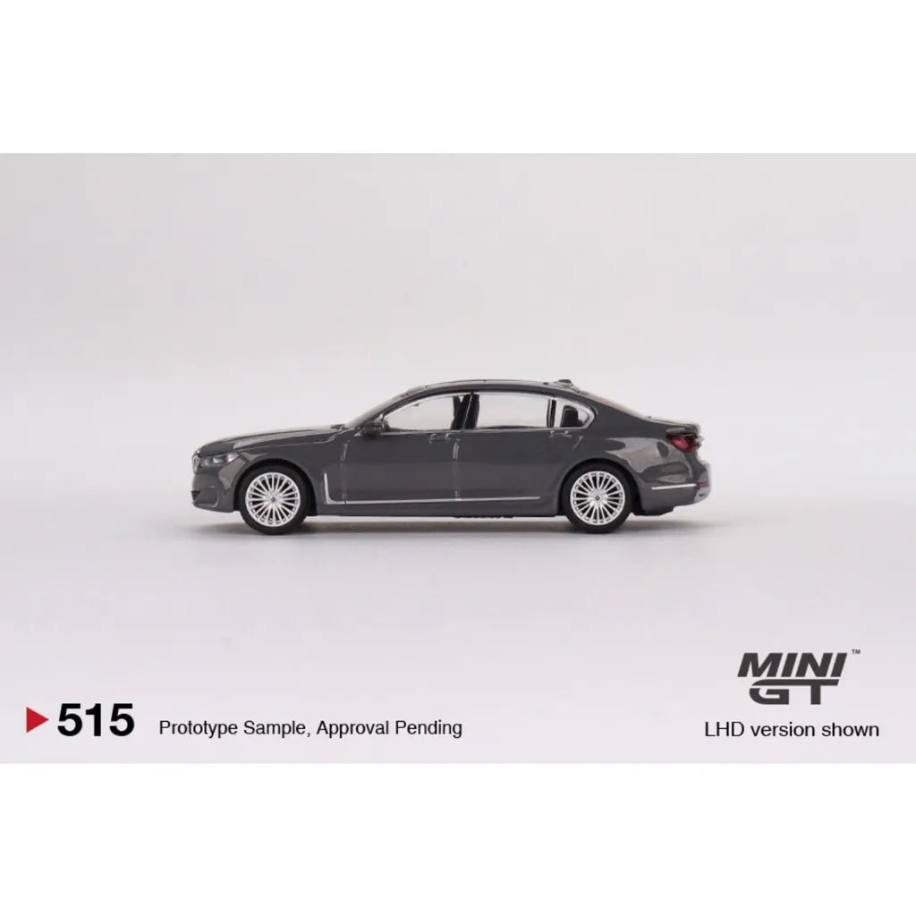 MINI GT 1:64 BMW 750Li xDrive Bernina Grey Amber Effect