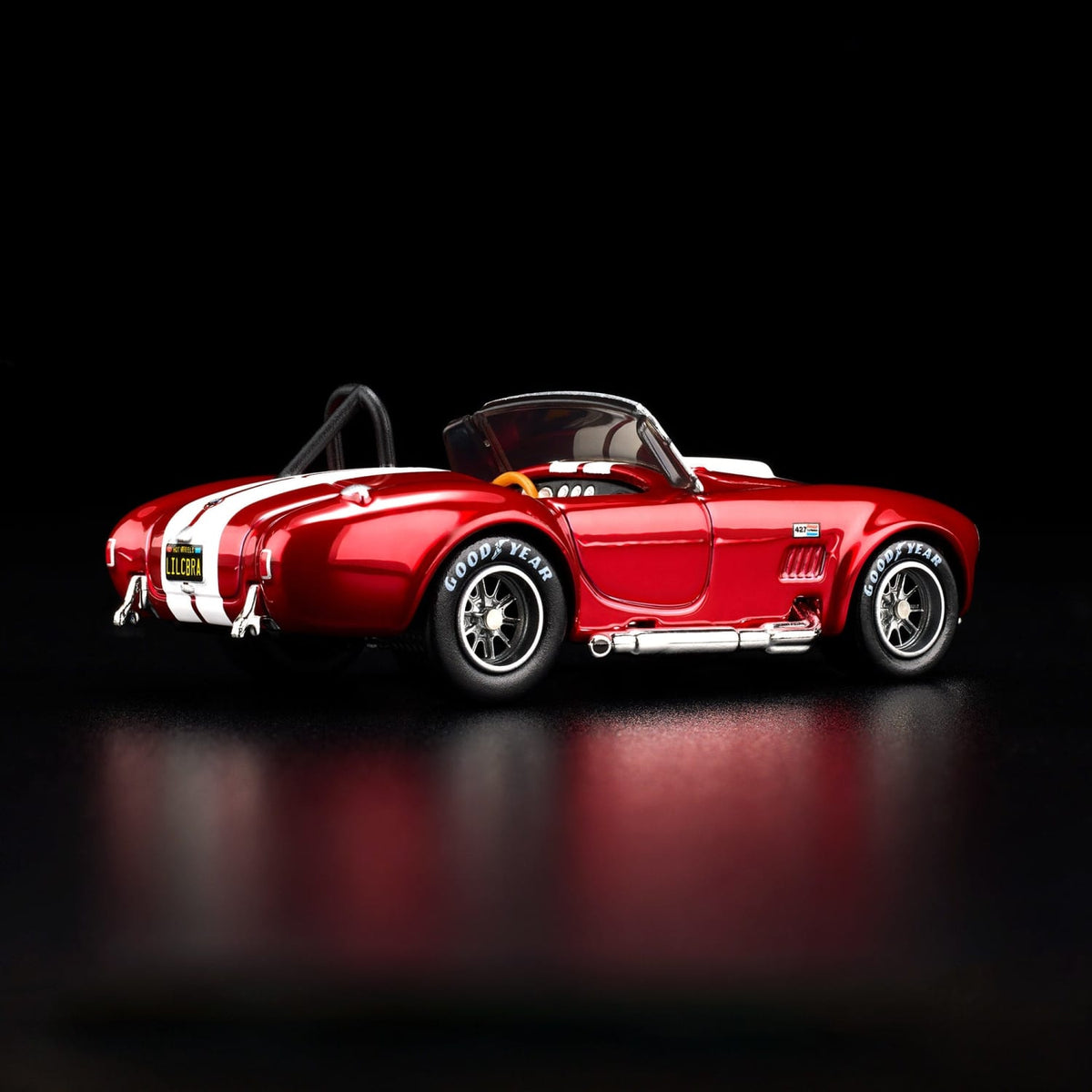 Hot Wheels RLC 1965 Shelby Cobra 427 S/C Spectraflame red — Rear three-quarter view