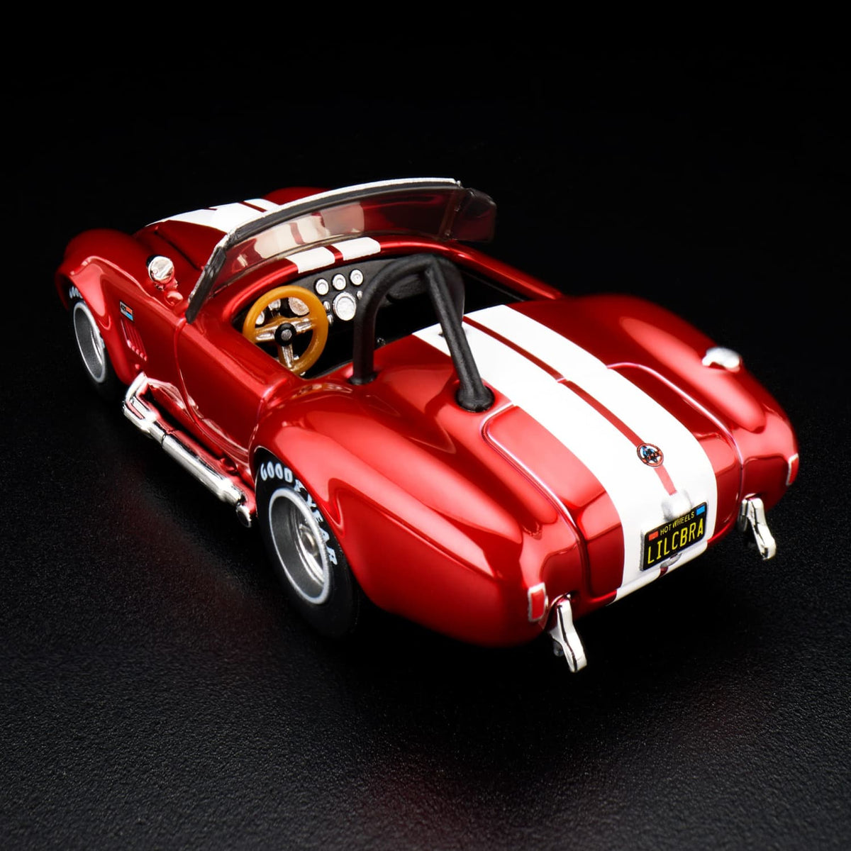 Hot Wheels RLC 1965 Shelby Cobra 427 S/C Spectraflame red — Rear and cockpit view