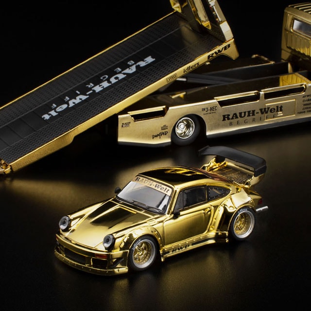 RWB 930 gold chrome widebody detail