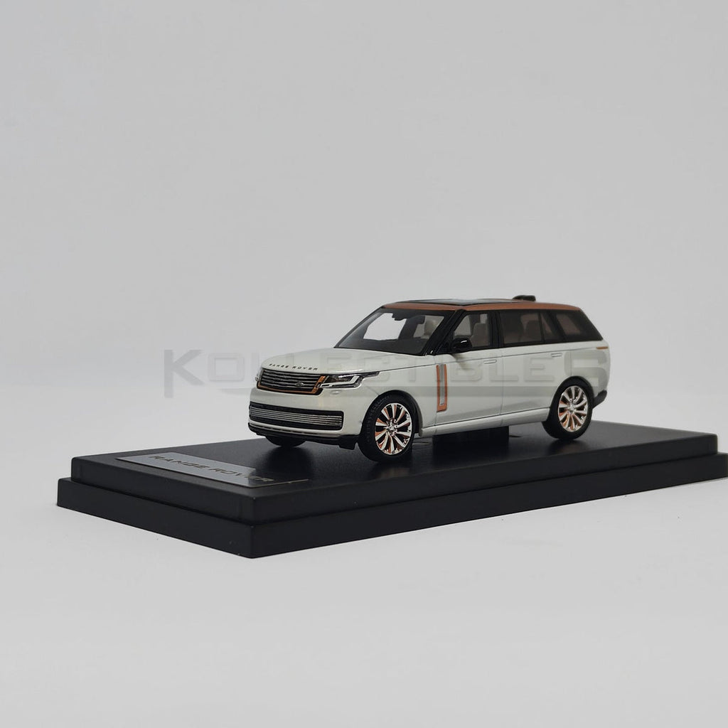 Range Rover white front three-quarter
