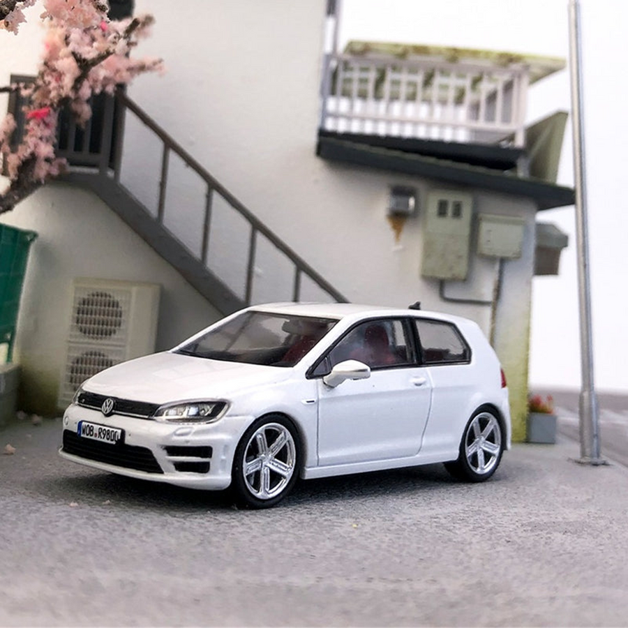 ZOOM 1:64 Volkswagen Golf VII R MK7 White